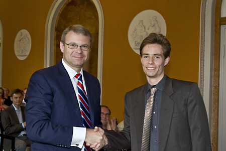 Christoffer Villumsen (til højre) i selskab med Tuborgfondets administrerende direktør, Jørn P. Jensen. Foto: US Photo