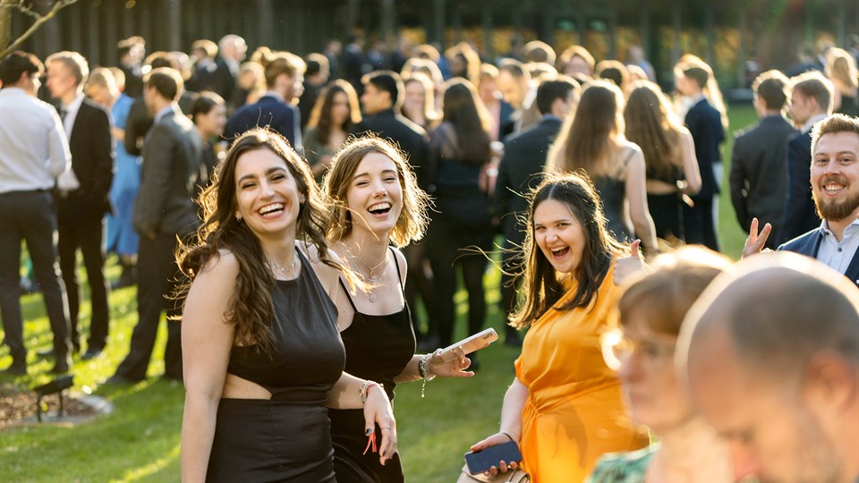 Feststemning i Grønnegården