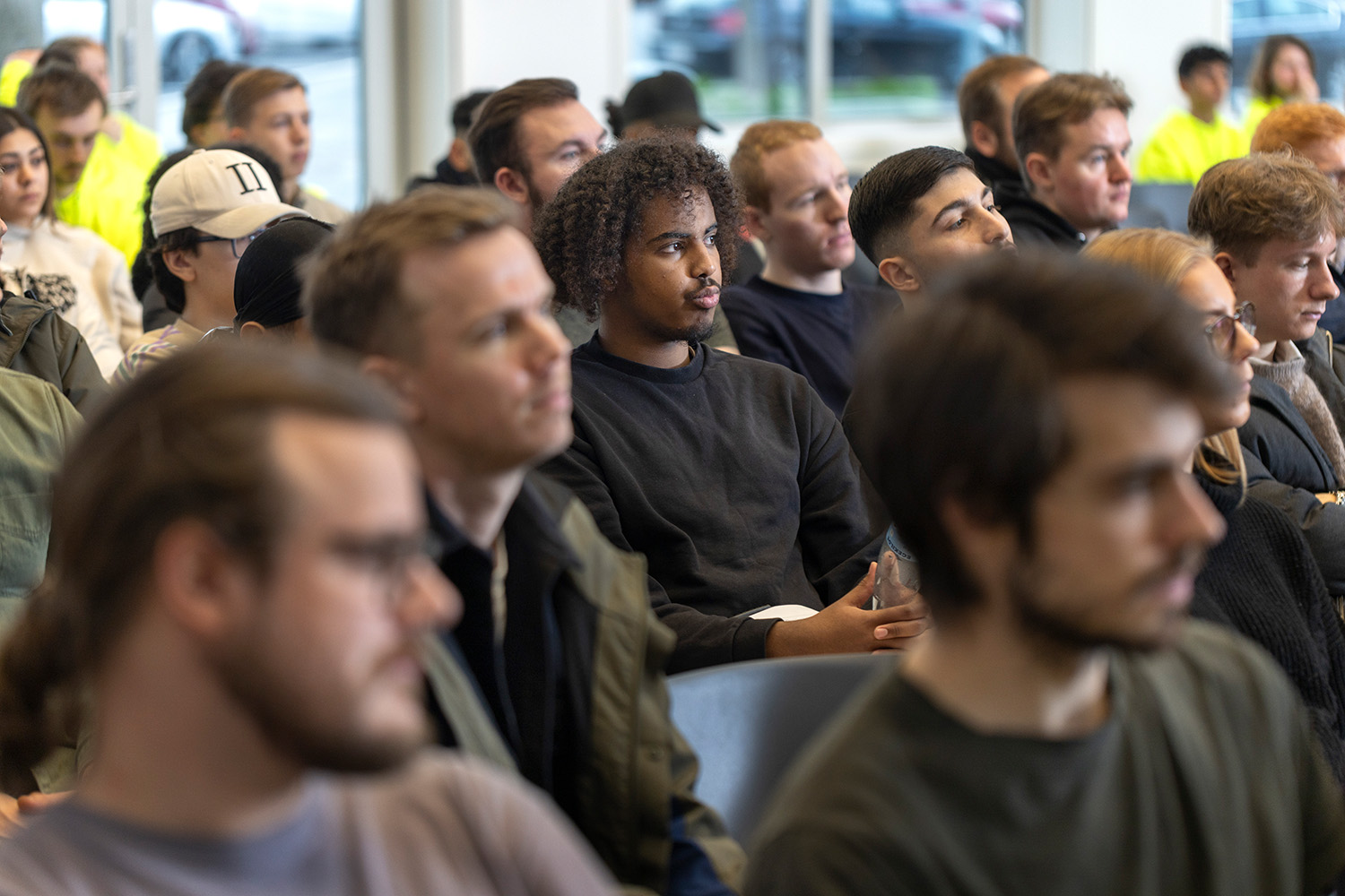 Foto af studerende i seminarrummet på Ballerup Campus