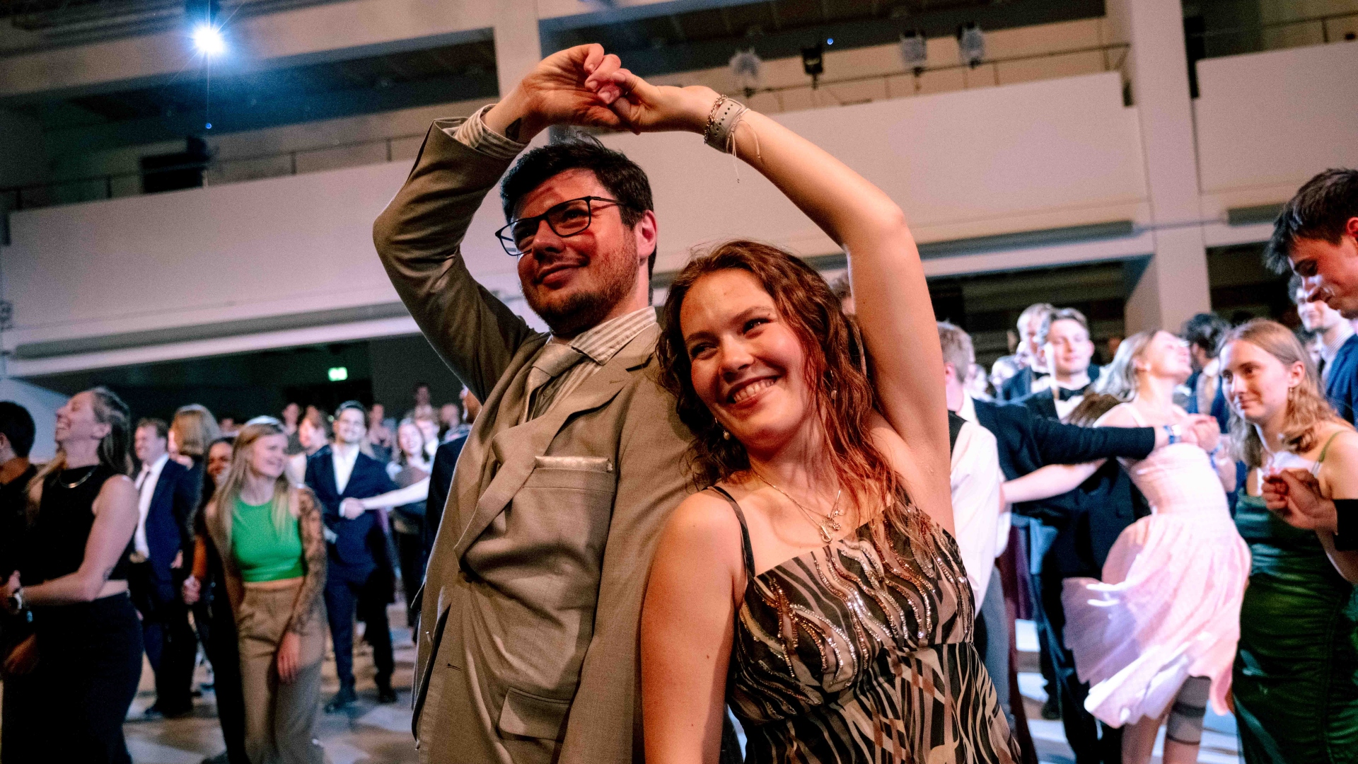 Studerende danser lanciers