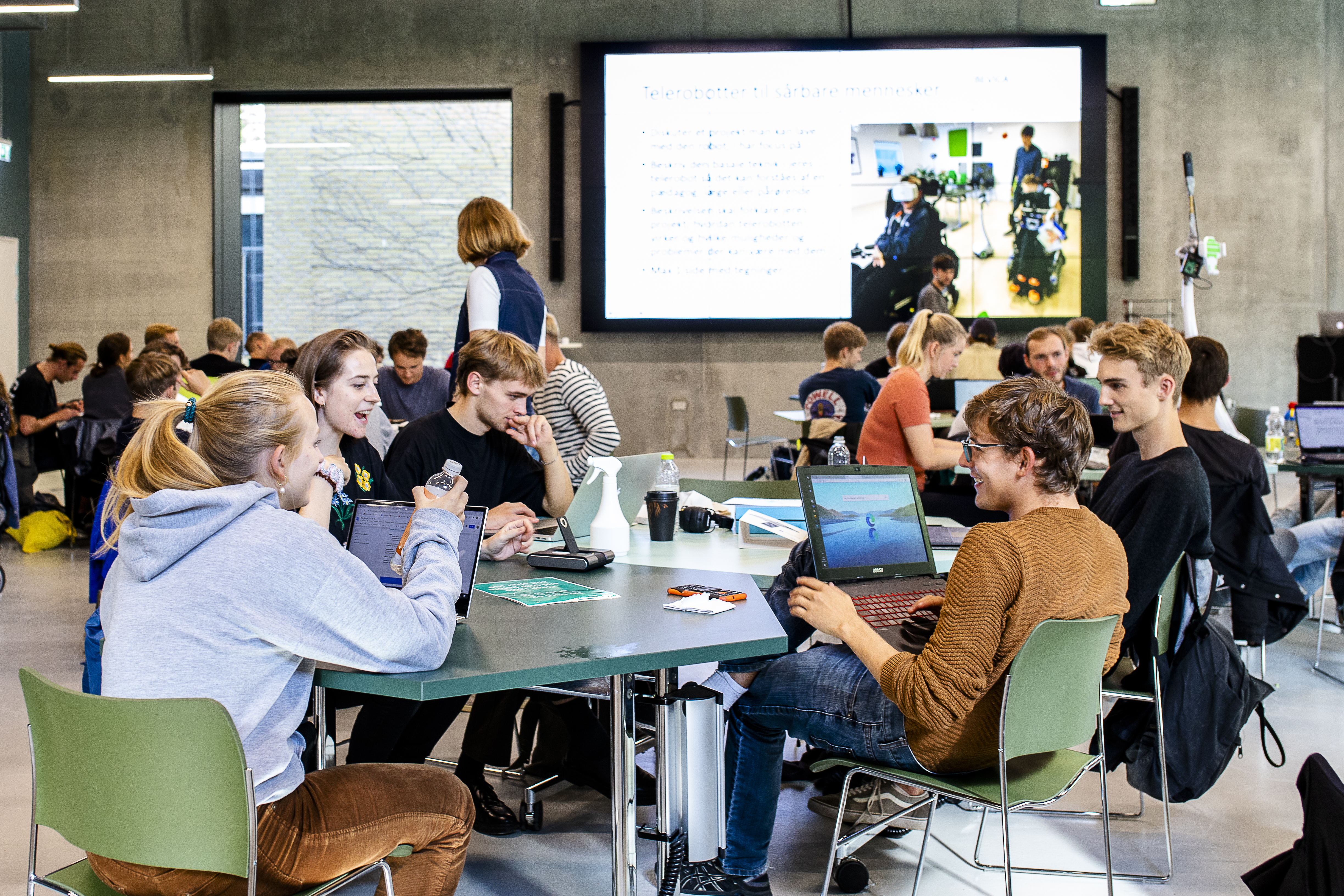 Billede af studerende i undervisning