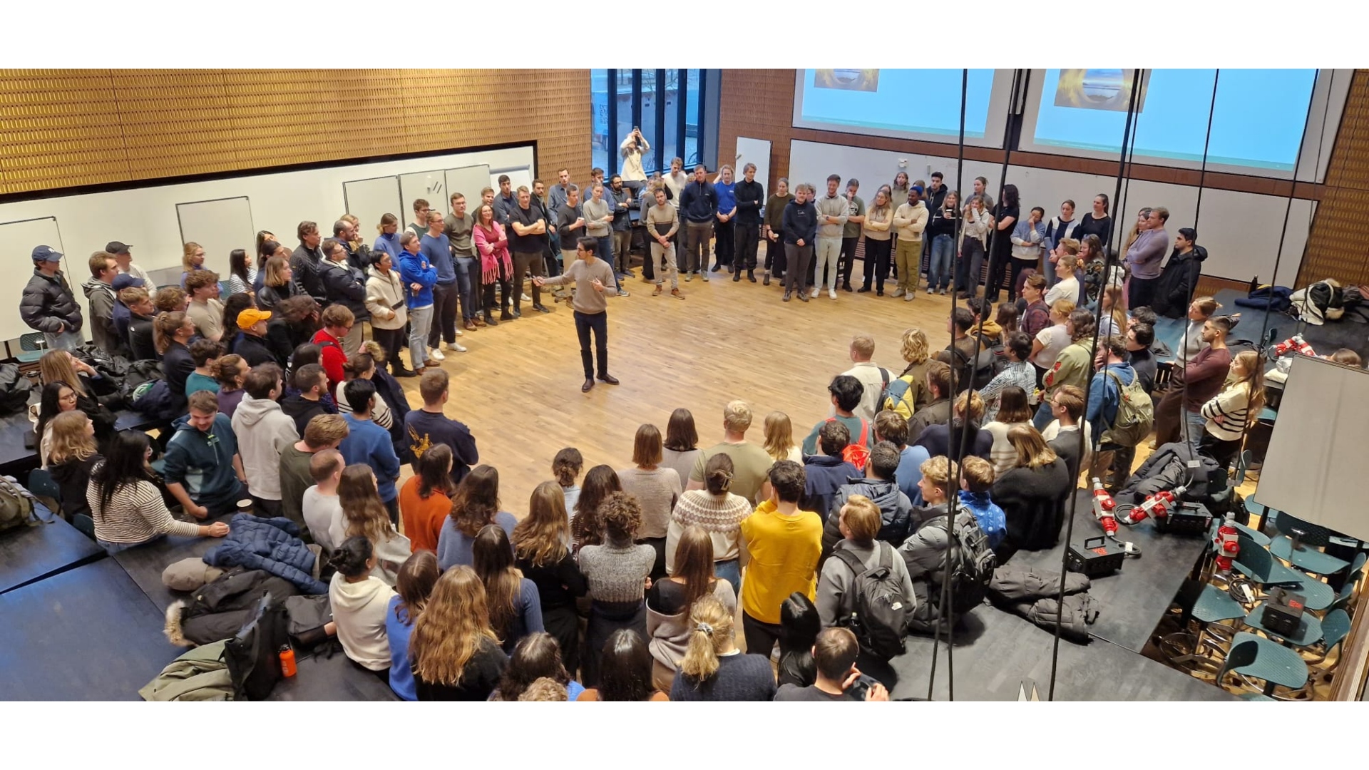 Through real-life cases on the MSc course ‘Design for Circular Economy’, students learn to advise companies on how they can reuse materials and products several times without losing resources. Photo: DTU.